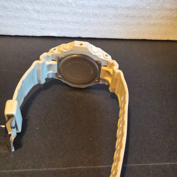 Casio G Shock Matte finish White digital and analog - Picture 10 of 12